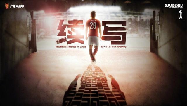 丰满的秘书年轻胸大的秘书
