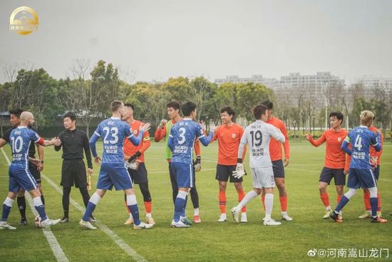 上课被男同桌用震蛋高潮